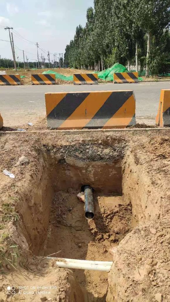 如皋穿马路放管子